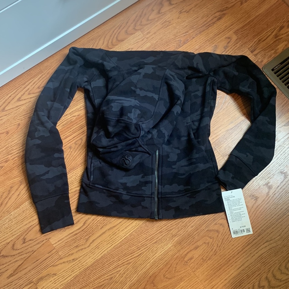 Lululemon Scuba Full-Zip Hoodie - Picture 6 of 7